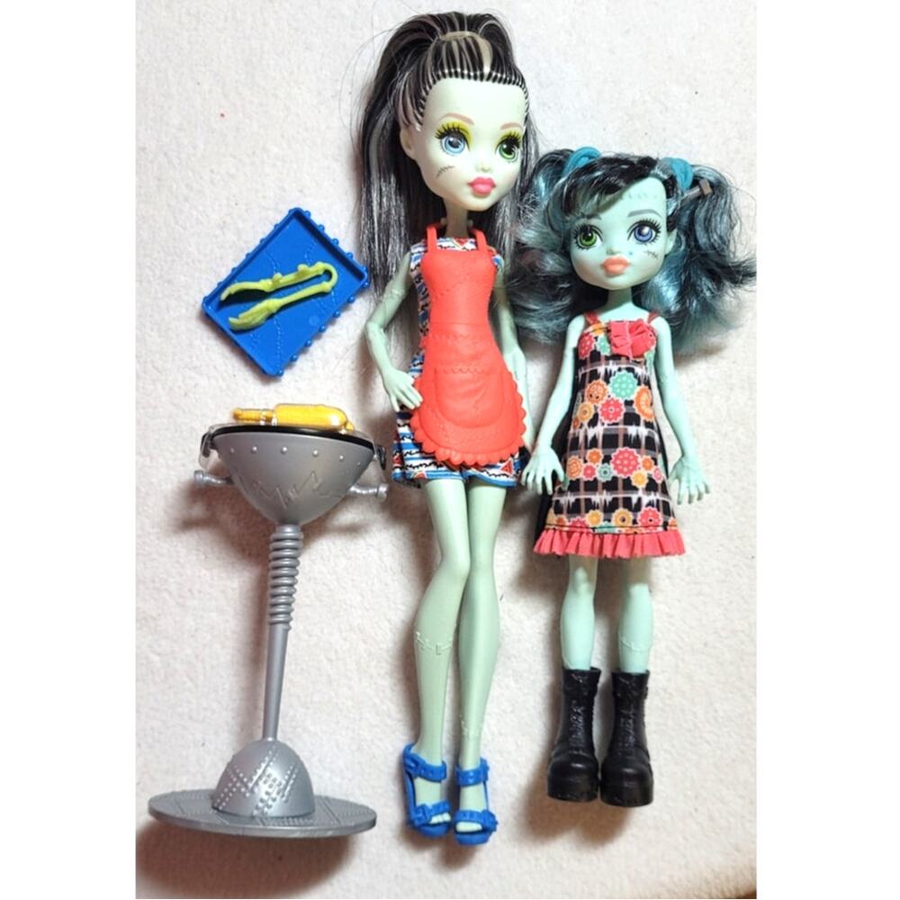 Monster High Monster Family Frankie & Alivia Stein BBQ Playset Complete 2018 G2